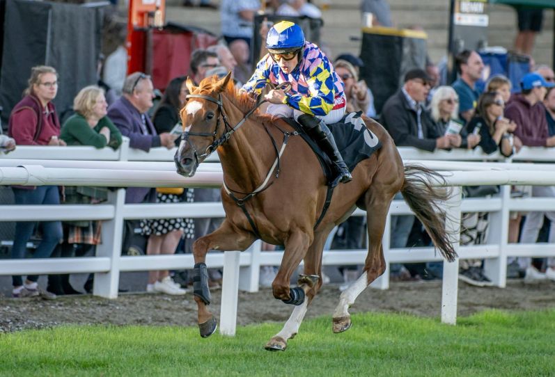 Bumper winner Shane's Spirit for Mickey Bowen