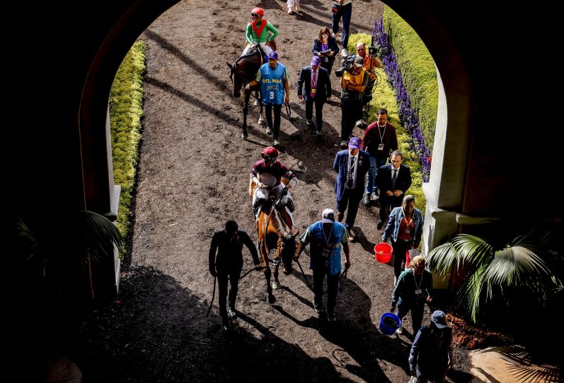 Del Mar 2025: exit to course